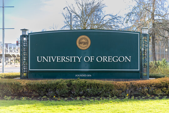 University of Oregon sign and entrance