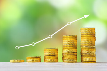 資産が増えていく状況をイメージした静止画像素材 © takasu