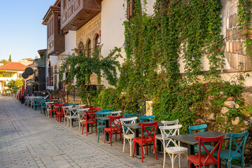 Obraz premium Old Ottoman houses in the narrow streets of Antalya Old Town Kaleici district