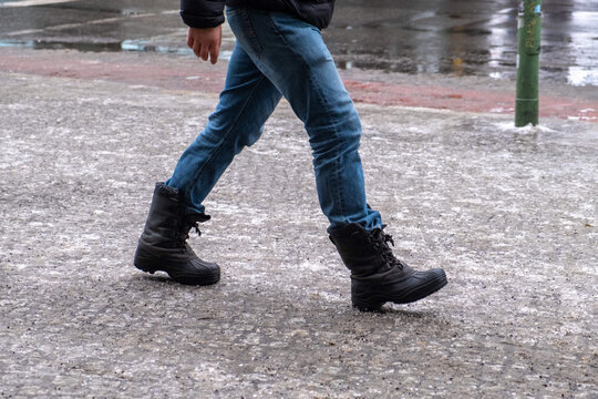 Black ice - Risk of accidents due to freezing rain