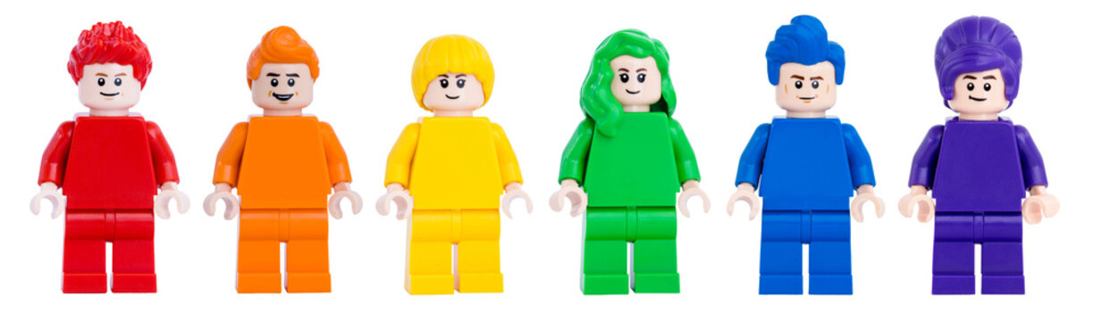 Dortmund - Deutschland 22. Januar 2026 Lego Minifiguren in den Regenbogenfarben