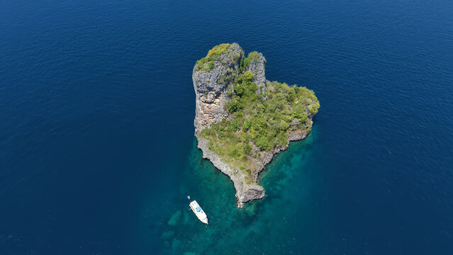 Beautiful Bida Nok Islands in Phi Phi Archipelago. Small limestone islands popular with divers. 