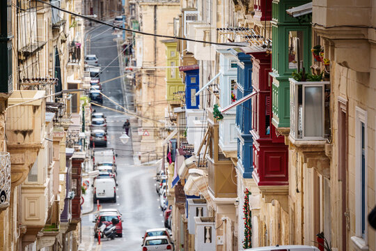 Triq Iz street &ndash; Zewg Mini, typical street with balconies, Senglea neighborhood (Isla), Valletta, Republic of Malta, Europe