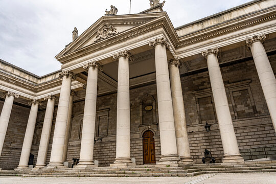Neoclassical fa&ccedil;ade of Parliament House, since 1803 has housed the Bank of Ireland, in College Green, Dublin city center, Ireland