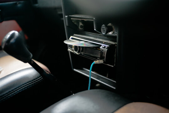 dvd player with disk on head unit audio car