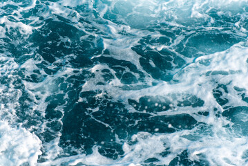 Fototapeta premium 혼란하게 뒤섞이는 바다