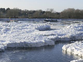 Drift ice on the Elbe in January © Klaus Schulz
