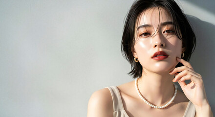 おしゃれなカットモデル女性の自然光ポートレート (Soft Radiance Portrait Series)