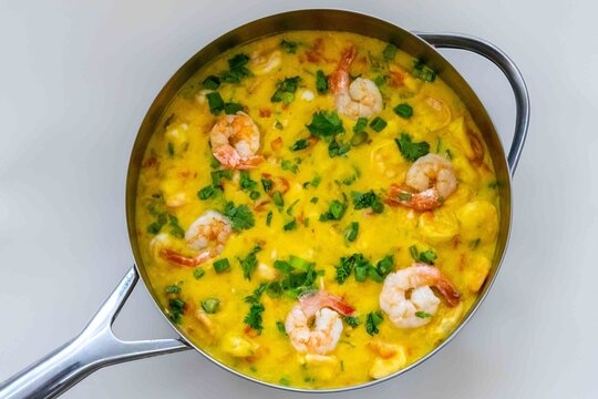 Traditional shrimp bob&oacute; in top view and fine details