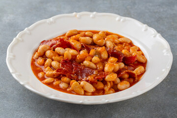 From traditional Turkish cuisine; Dried beans with pastrami, bacon beans. Turkish name; Pastirmali Kuru Fasulye