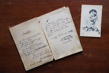 Naklejka premium FOTO ANTICA E DIARIO DI RICORDI D'EPOCA
