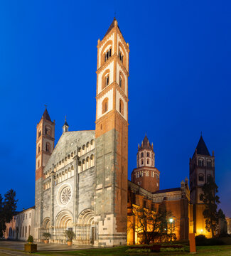 Vercelli - Basilica di San Andrea at dusk