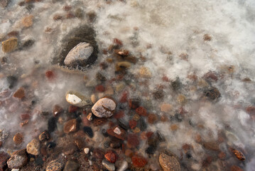 Zimowa plaża na południowym Bałtykiem, na środkowym wybrzeżu Polski.