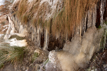 Zimowa plaża na południowym Bałtykiem, na środkowym wybrzeżu Polski.