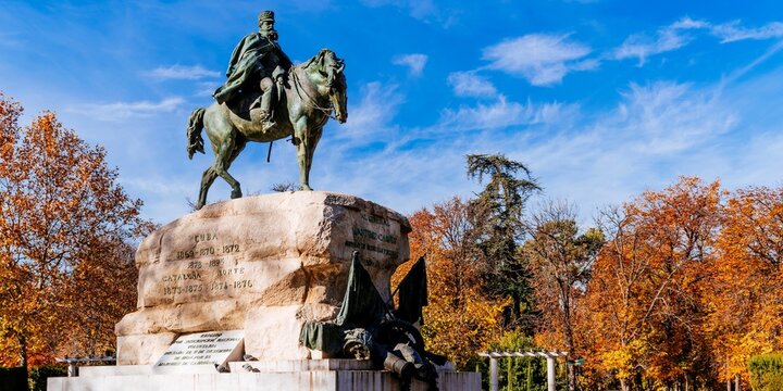 Monument to Mart&iacute;nez-Campos, designed by Mariano Benlliure. The Buen Retiro Park, Madrid, Comunidad de Madrid, Spain, Europe