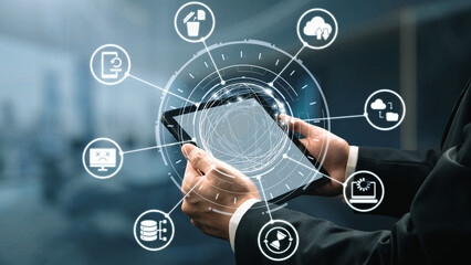 Obraz premium Cloud backup system connects devices through a secure data backup network. Data backup ensures protection, data backup reliability, and recovery. Gist