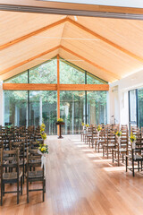 空の庭ウエディングの森に囲まれたチャペル