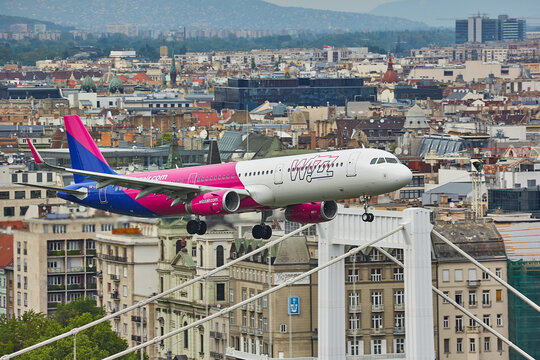 Airliner Passing By Low Pass