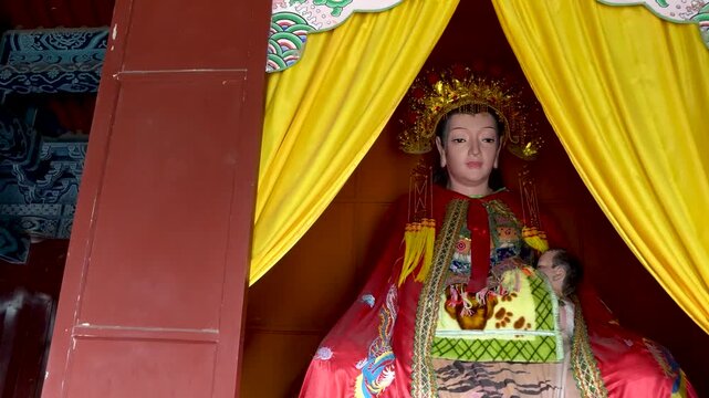 Nvwa Statue, Taihao Mausoleum Temple, Zhoukou City, Henan Province, China. 
It was built during the Ming Dynasty and was constructed in memory of Taihao Fuxi. 