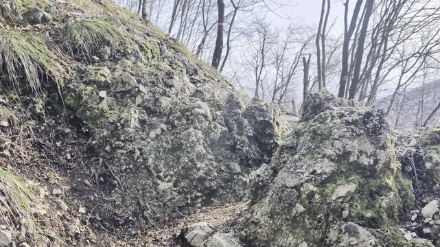 Il sentiero 173B in inverno sul monte San Vicino nelle Marche