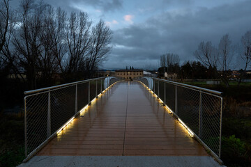 Bridge (La Rioja, Spain), January 18, 2026. Bridge leading to the wine cellars in the La Estación neighborhood of this city, considered the capital of Rioja, one of Spain's most internationally renown
