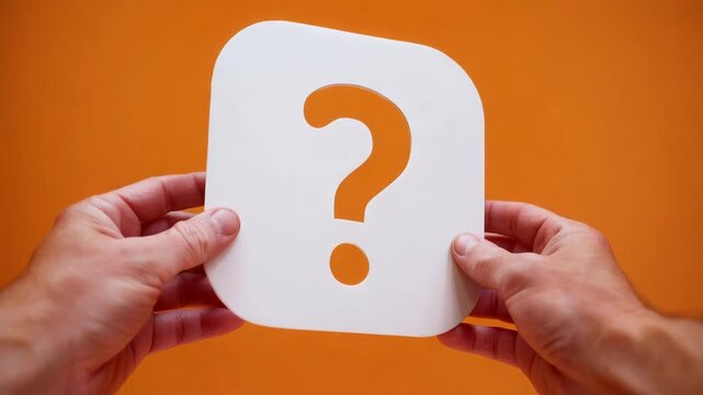 Fragezeichen als Symbol f&uuml;r Unsicherheit, Entscheidungshilfe und Kundenservice. K&uuml;nstliche Intelligenz KI