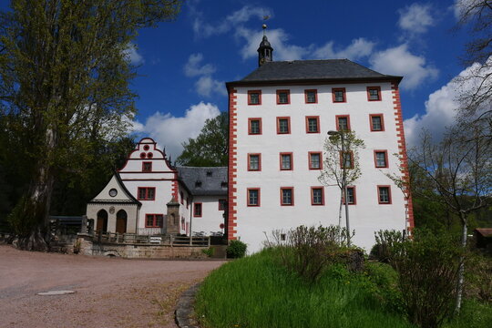 Wei&szlig;es Schloss in Gro&szlig;kochberg
