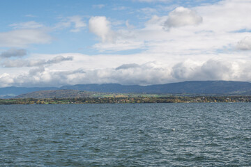 Vue sur le lac L&eacute;man depuis la rive vaudoise