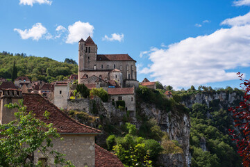 Obraz premium Architecture of the houses in the village of Saint-Cirq-Lapopie in France 
