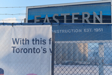Obraz premium Eastern Construction sign in Toronto