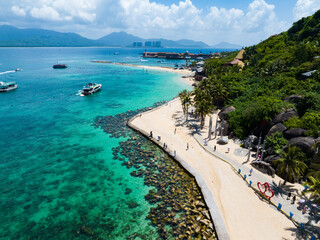 Obraz premium Aerial views of Boundary Island in Wanning, Hainan during the summer.