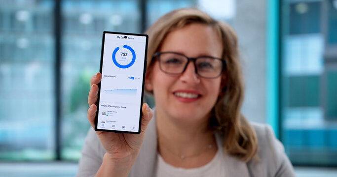 Financial Analyst Evaluates Women's Credit Scores