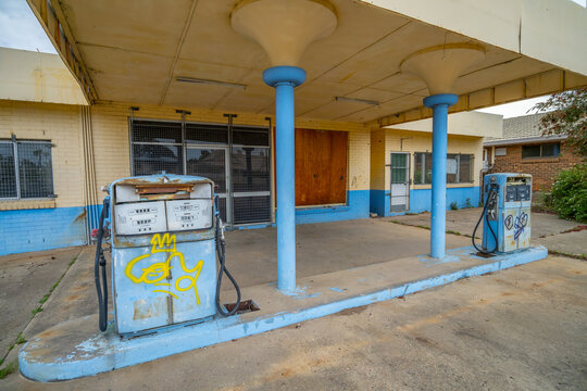 Old servo in Narrabri, New South Wales