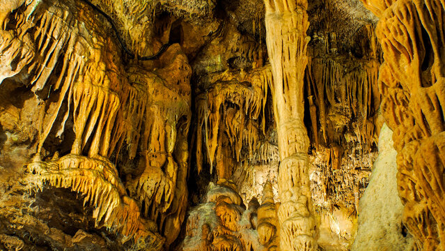 Grotte de Presque, dans le d&eacute;partement du Lot