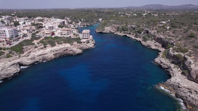 Vue drone sur crique de Cala Figuera &agrave; Majorque