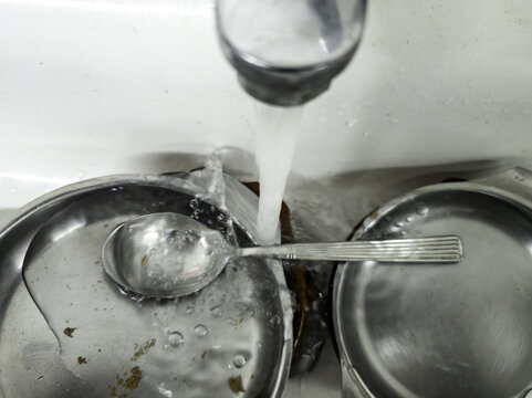 Water for washing dishes
