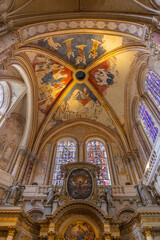 Obraz premium Poitiers Saint Pierre Cathedral vaulted ceiling with frescoes