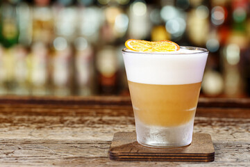 Cocktail aperitif whiskey sour