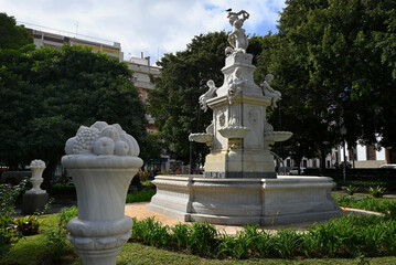 Fototapeta premium Fontaine de la place Weyler à Santa Cruz de Ténérife