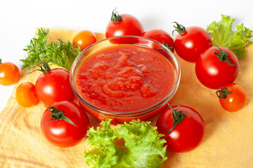 トマトペーストとフレッシュ野菜