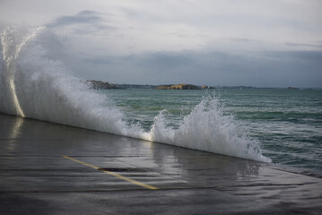 Saint-Malo - vagues et grandes marées, submersion
