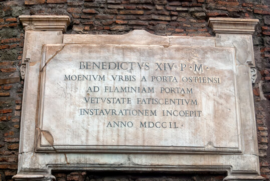Puerta de San Paolo en Roma, Italia