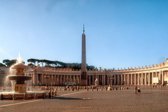Plaza de San Pedro en el Vaticano, Roma, Italia