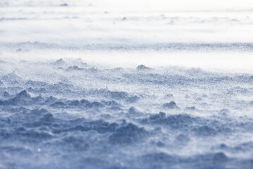 Details von Schnee bei starkem Wind