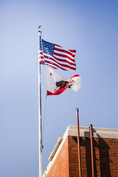 Drapeaux usa et californie