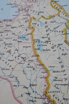 Middle East and Mesopotamia map. Vintage Italian cartography from the early 20th century featuring &ldquo;Al-Gesire,&rdquo; &ldquo;Armenia,&rdquo; and &ldquo;Kingdom of Persia.&rdquo; Antique print on aged paper with 