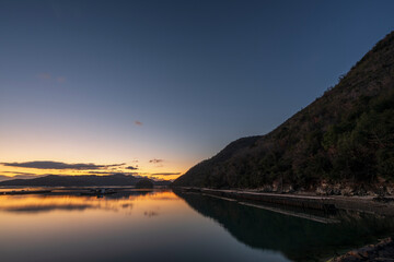 日本の岡山県備前市の布浜港の美しい夜と朝の風景