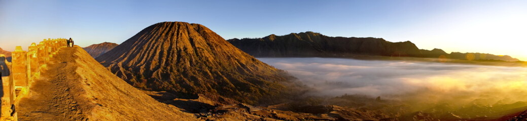Sonnenaufgang am Vulkan Bromo