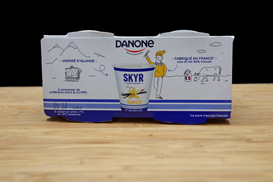 Packaging de 2 pots de skyr de Danone