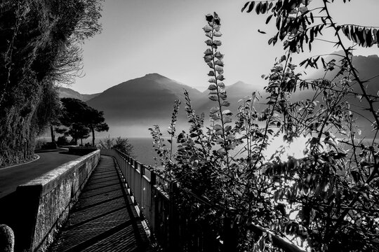 Veduta autunnale del Lago d'Iseo. Provincia di Bergamo, Lombardia, Italia.	